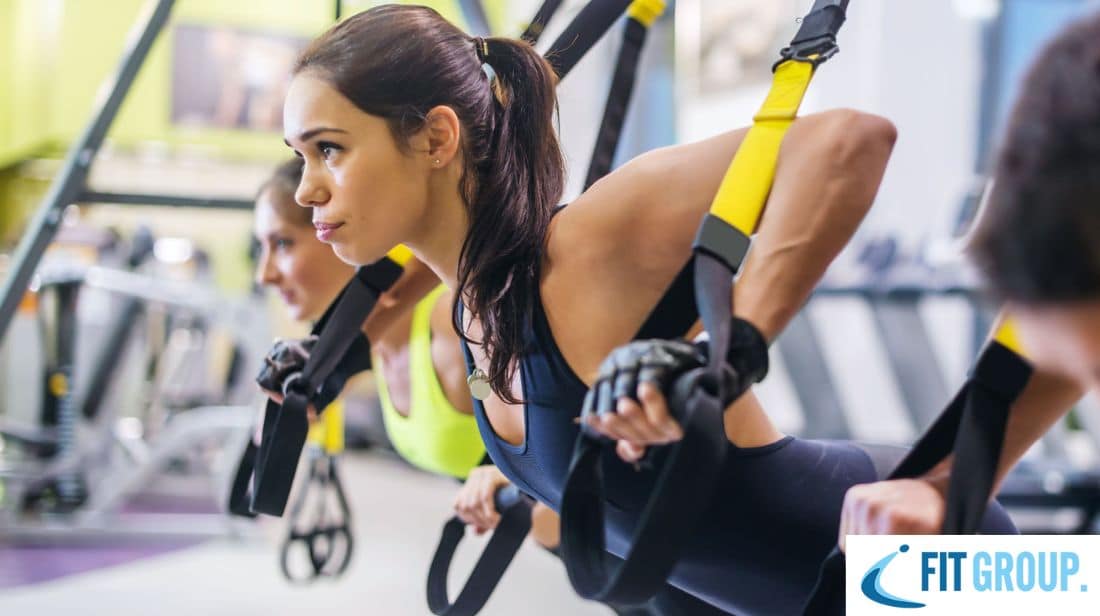 Gemeinsames Training mit TRX-Schlingen